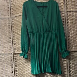 Elegant Green Long Sleeve Dress